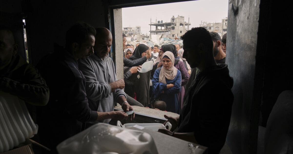 U.N. official urges Israel to lift aid blockade of Gaza and calls it ‘cruel collective punishment’ – Los Angeles Times