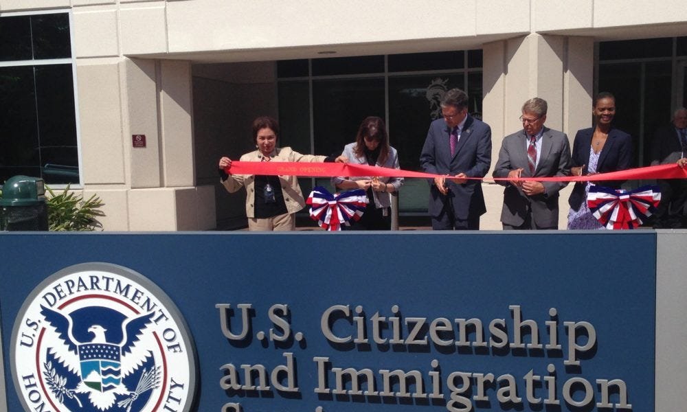 USCIS Slams the Door on Foreign Professionals Under NAFTA Visa – Migrant Insider